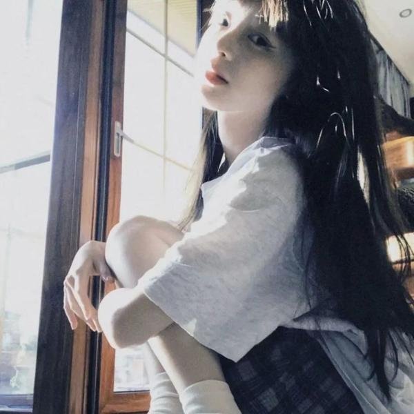 「再见」中的女人